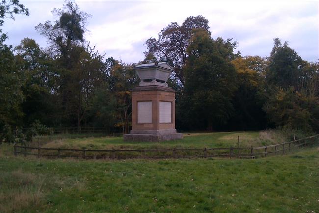 Gray's Monument