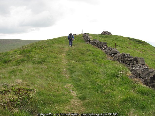 Approaching the summit of Innerdownie