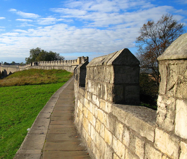 The walls near the railway station