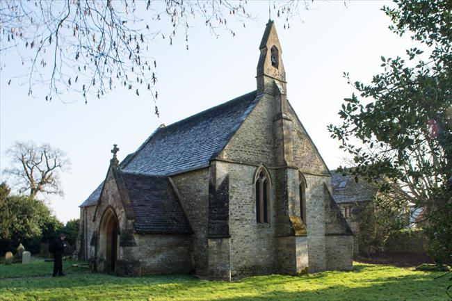Circular walk from Stonesfield Oxon via North Leigh Roman Villa