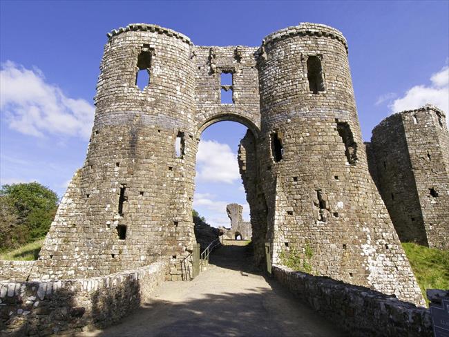 Llawhaden Castle