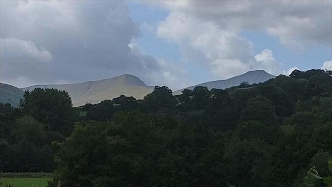 Cribyn and Pen-Y-Fan from the canal.