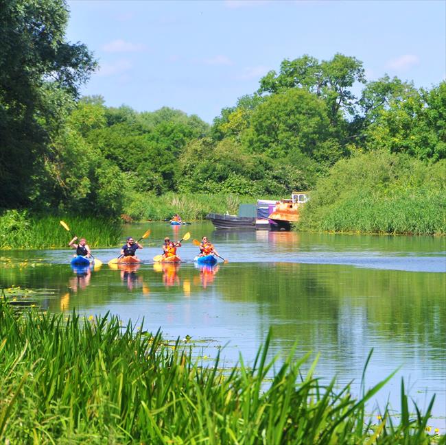 Peaceful day on the River Great Ouse west of Houghton Lock