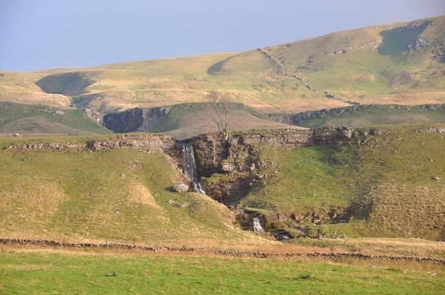 Cow Close Gill and Buckden Pike