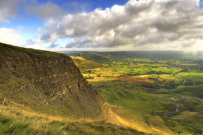 Mam Tor, with Lose Hill in the mid-distance and the Hope Valley stretching east towards Grindleford