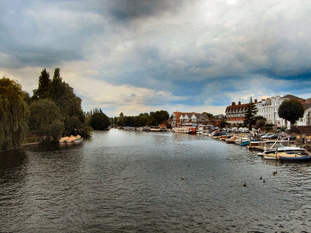 River Thames view from Henley Bridge