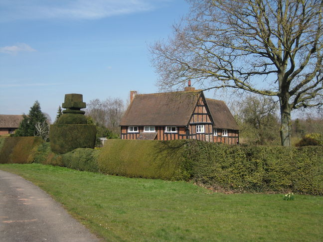 Topiary in Bushley Green at Point 5