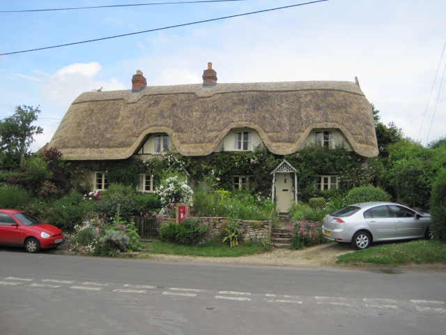 WP 1 Thatched cottage opposite turn over River Avon.