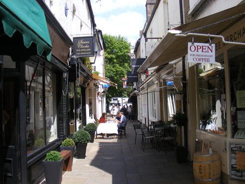 Richmond - Paved Court