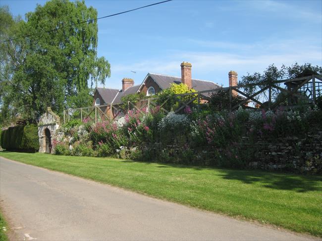 Near Lady Emily Community Hall soon after walk start