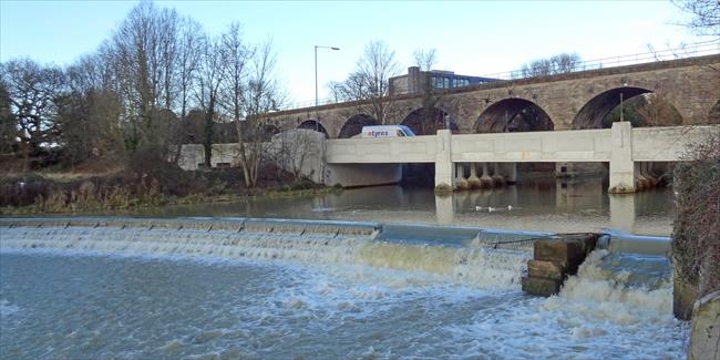 A weir on the Leam